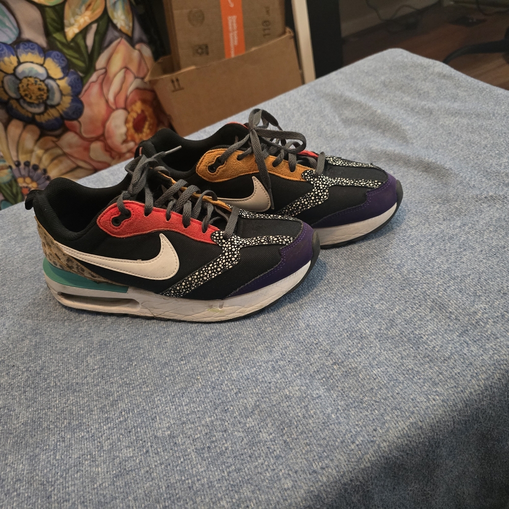 Nike Air Max Dawn Sneakers